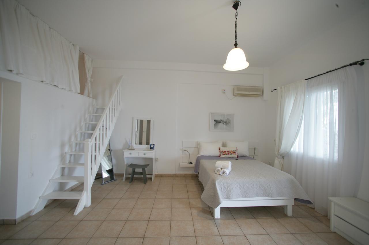 Seaside Apartments Adamantas  Exterior photo